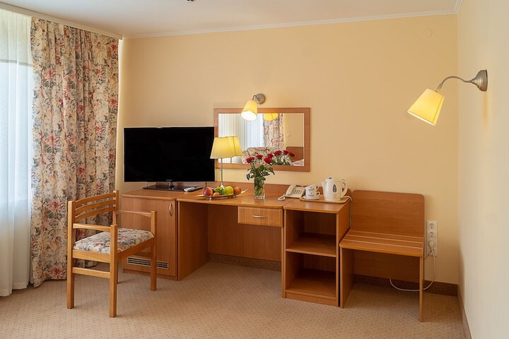 Room 25 of 47