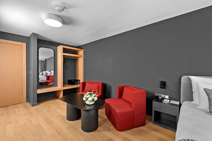 Room 62 of 143
