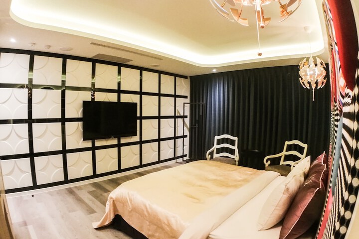 Room 20 of 37