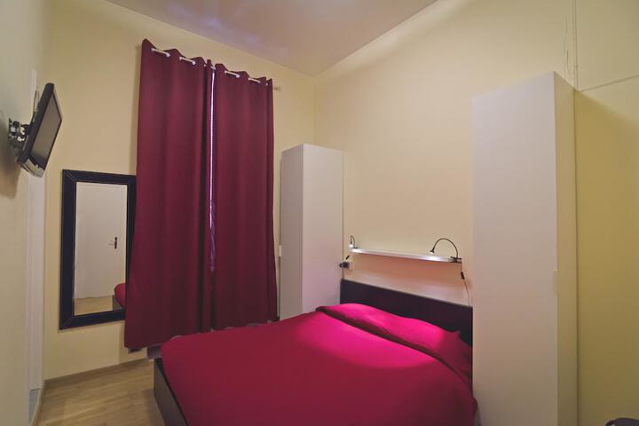 Room 2 of 44