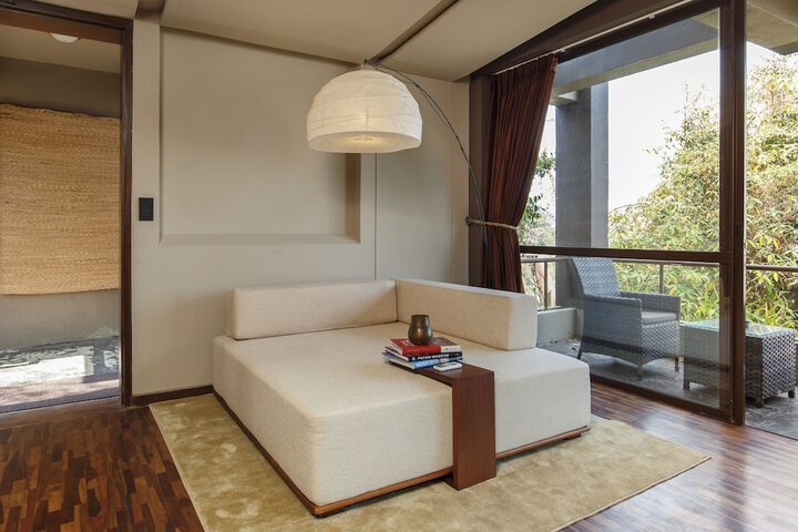Room 8 of 38