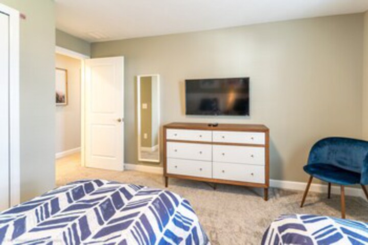 Room 93 of 108