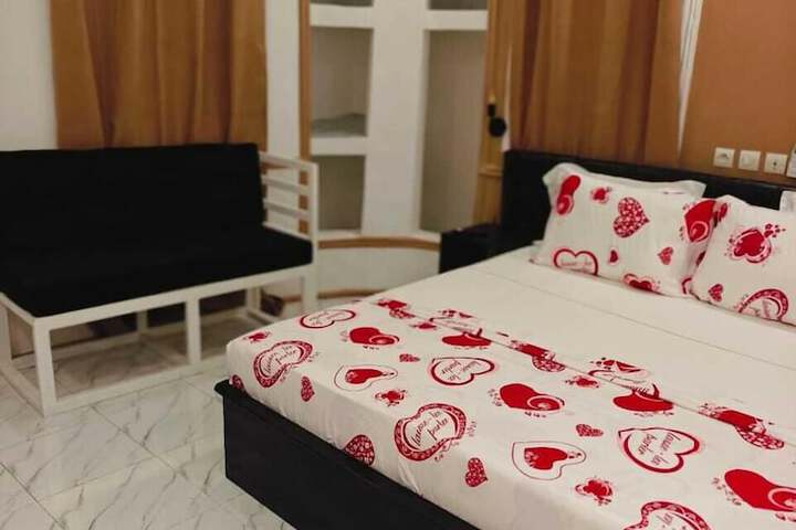 Room 27 of 71