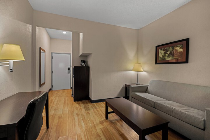 Room 11 of 35