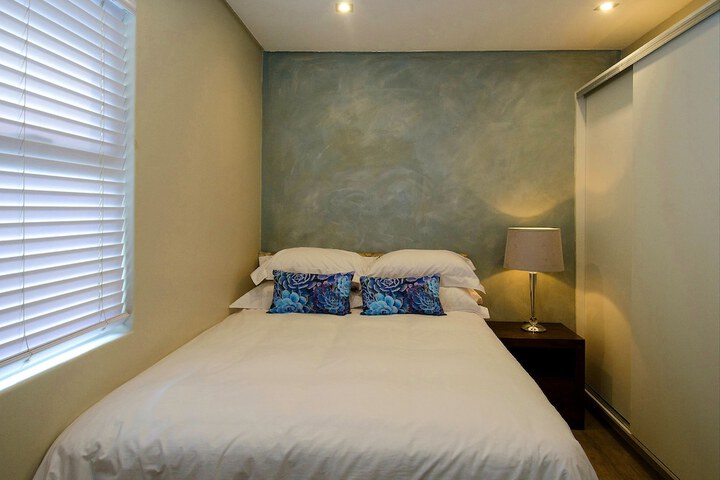 Room 2 of 20