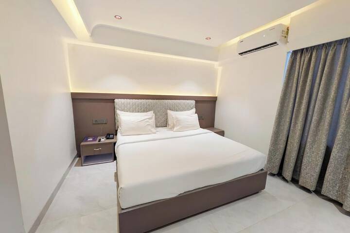 Room 83 of 184