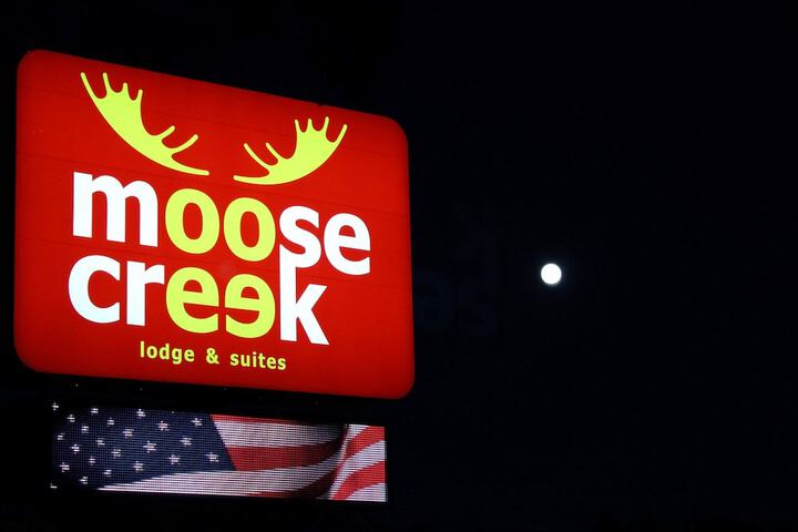 Hotel Exterior 70 of 79