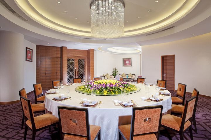 Dining 57 of 85