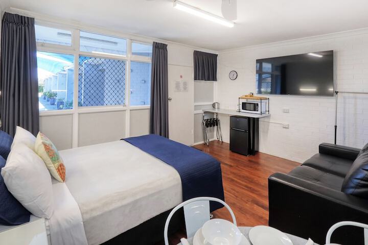 Room 8 of 37