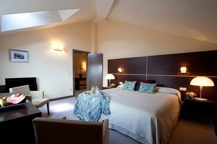Room 9 of 39