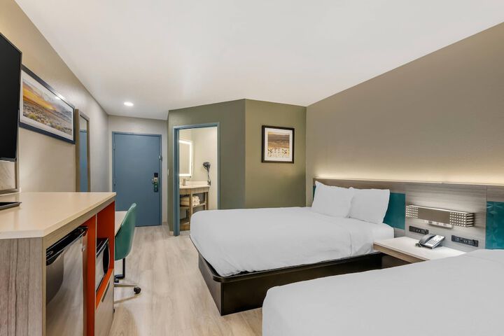 Room 8 of 30