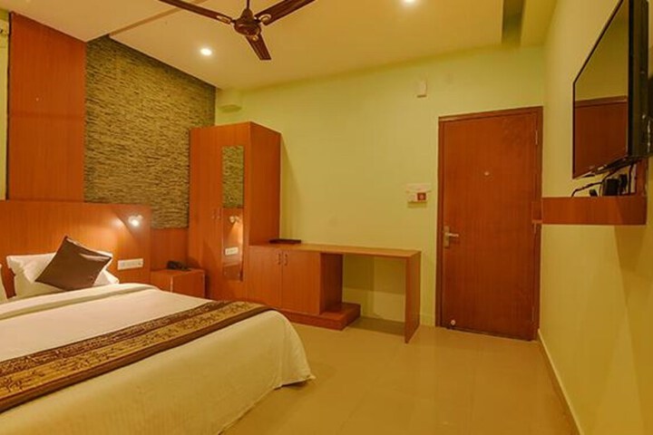 Room 11 of 31