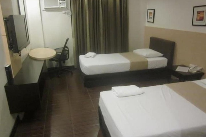 Room 5 of 15
