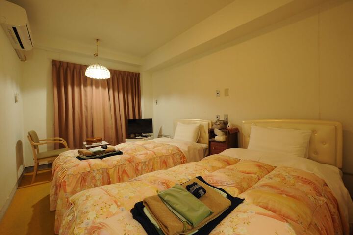 Room 9 of 31