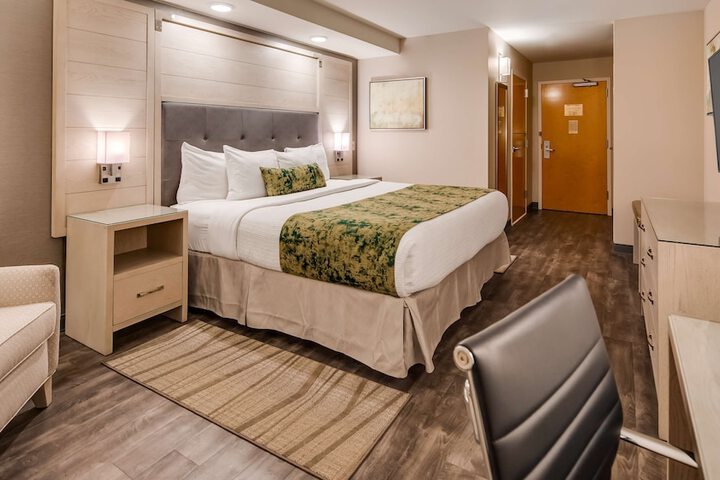 Room 13 of 27