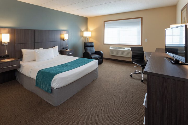 2 Queen Beds (2 of 7)