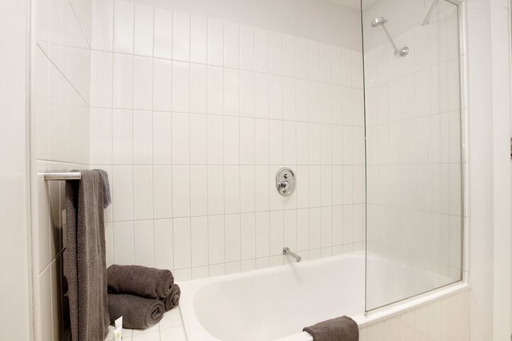Room 15 of 16