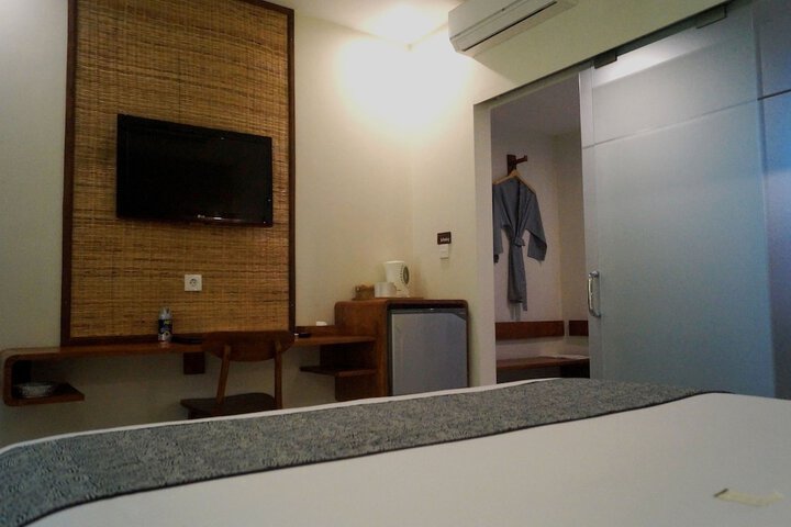 Room 6 of 65