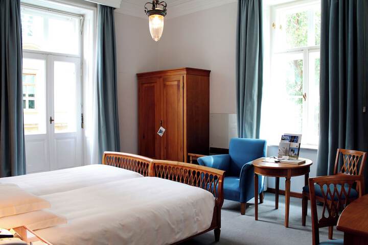Room 10 of 125