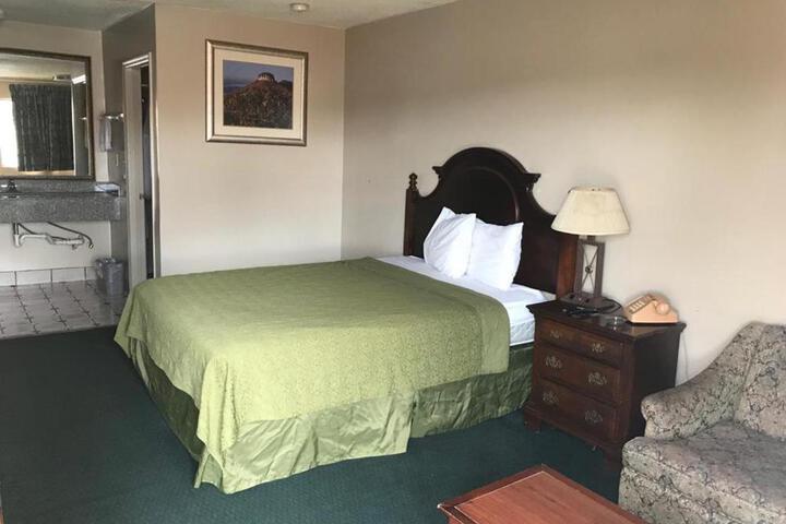 1 King Bed (1 of 6)