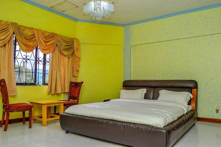 Room 9 of 25