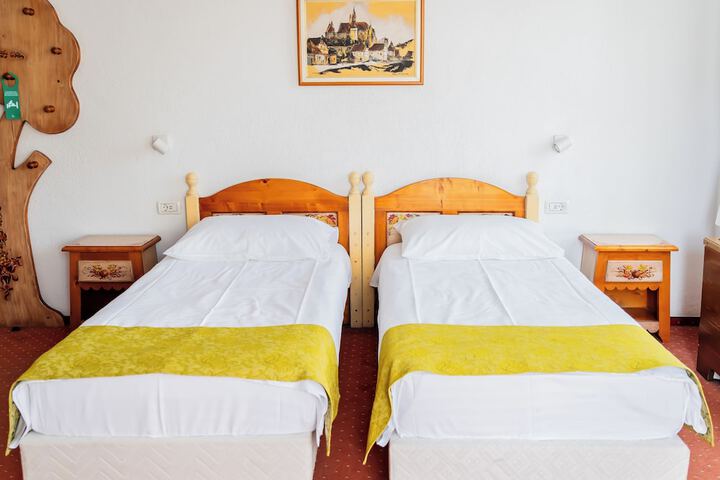 Room 4 of 21
