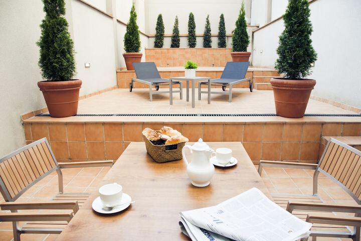 Terrace/Patio 23 of 32
