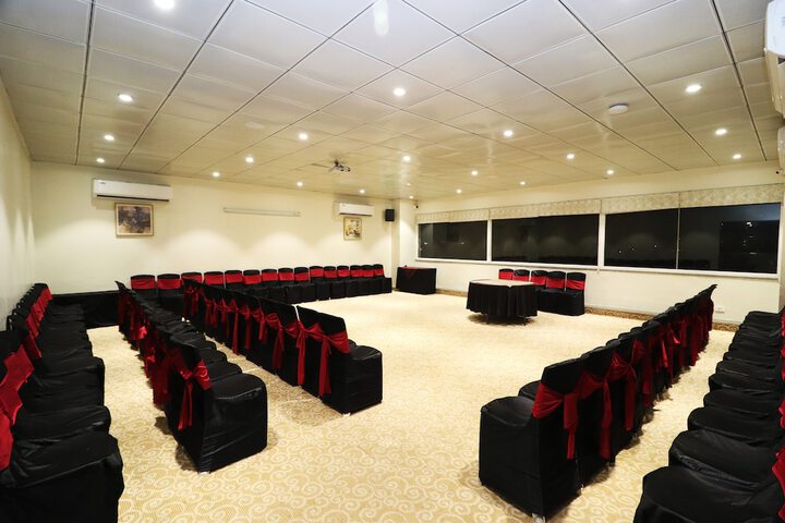 Ballroom/Hall 40 of 68