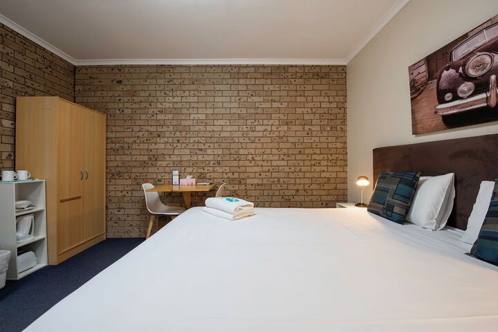 Room 7 of 82