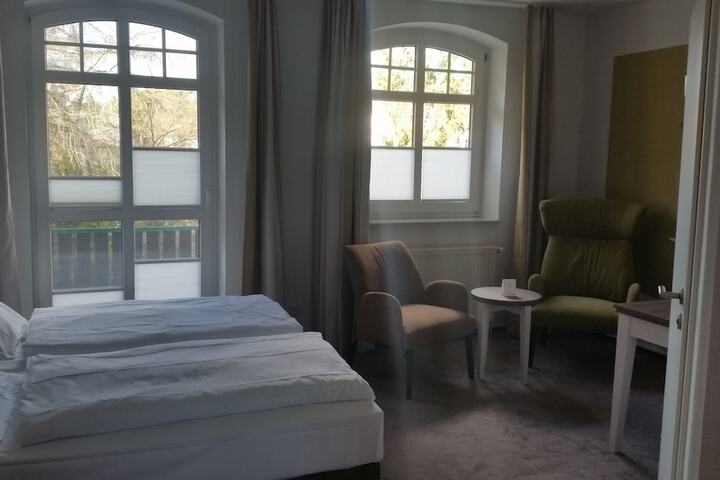 Room 6 of 62