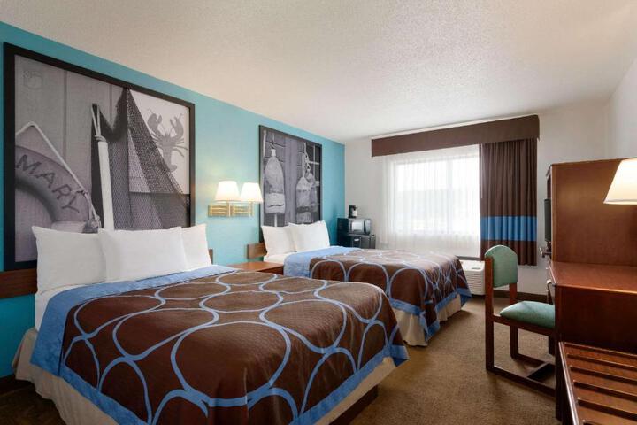 2 Double Beds (9 of 20)