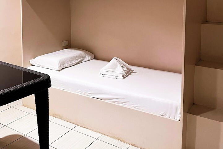 Room 50 of 90
