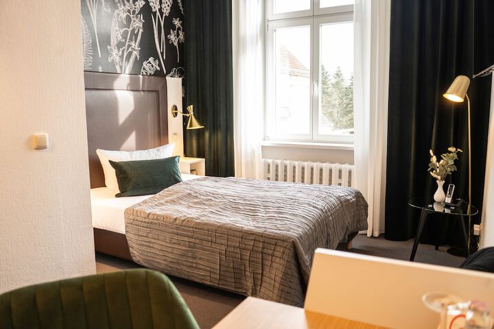 Room 52 of 191