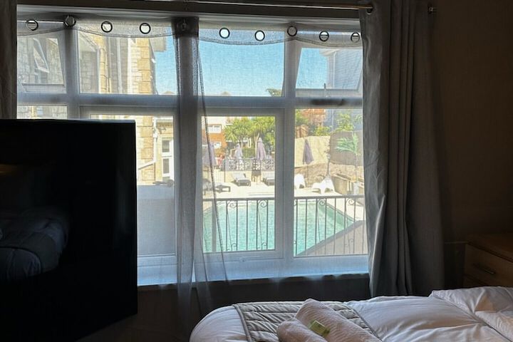 Room 25 of 171