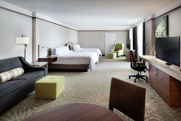 Room 13 of 36