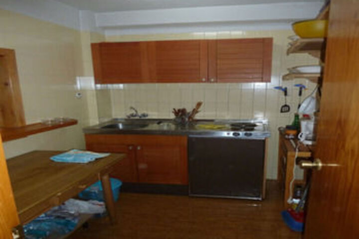 Room 6 of 11