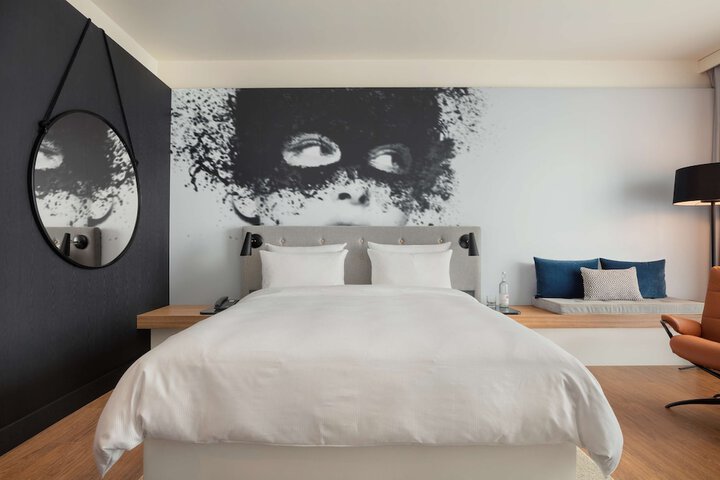 Room 31 of 122