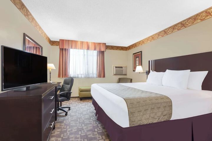 Room 4 of 11