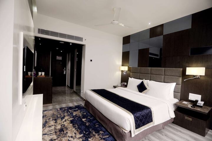 Room 18 of 74