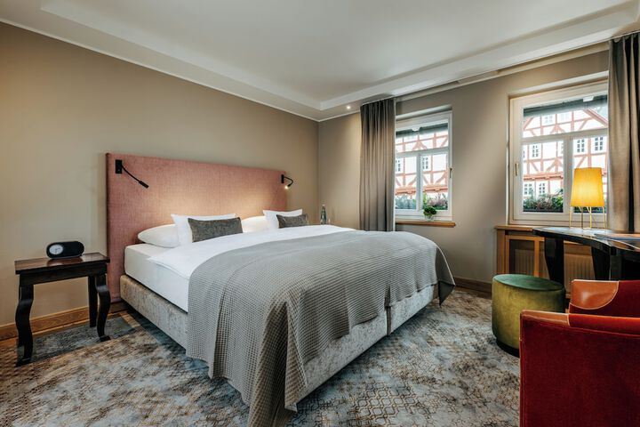 Room 15 of 32
