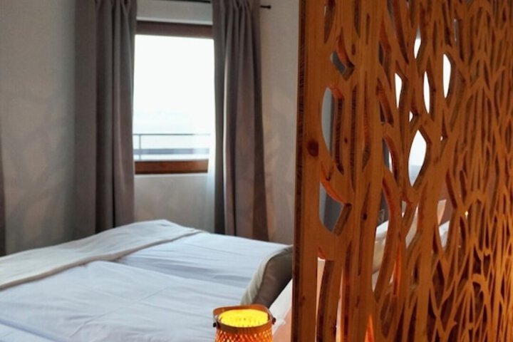 Room 16 of 184