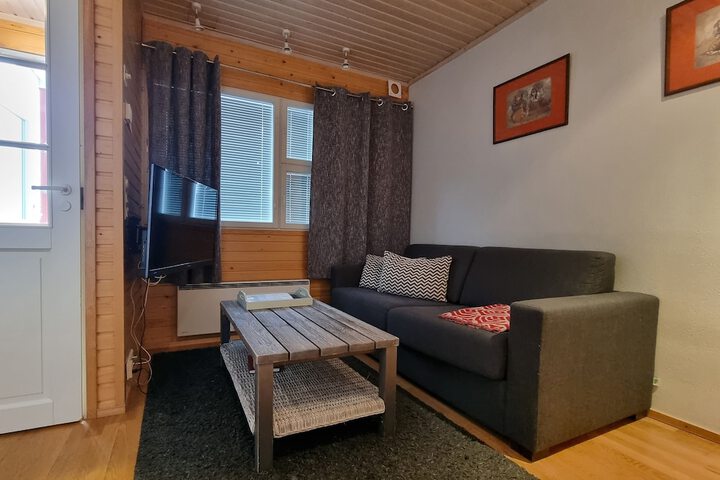 Room 13 of 32