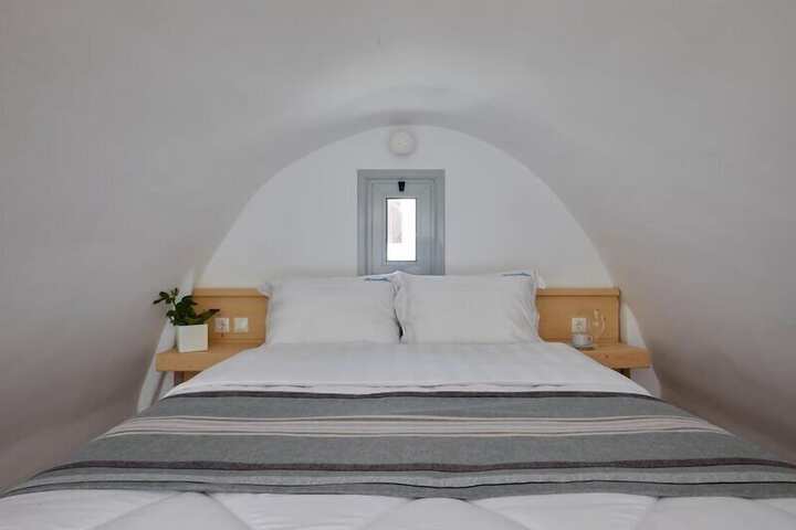 Room 93 of 205