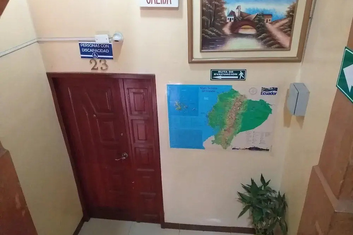 Room 11 of 11