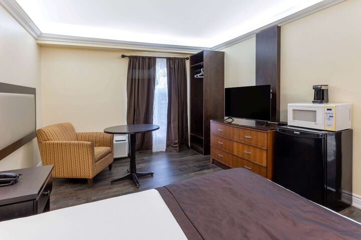 Room 13 of 44