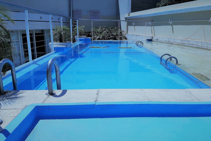 Pools & Facilities