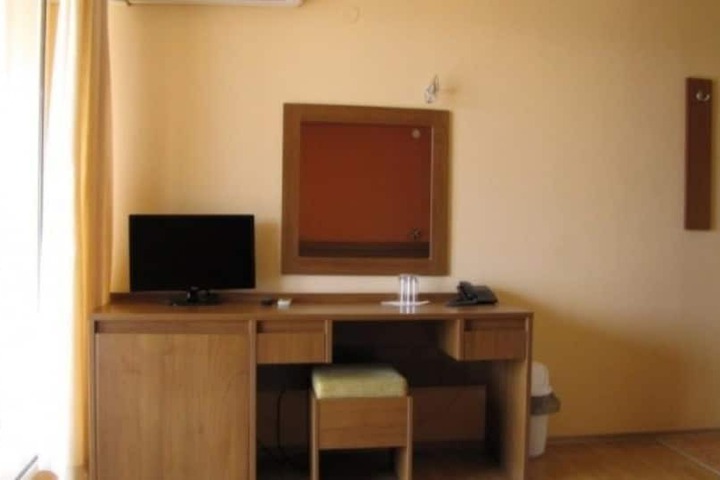 Photo 6