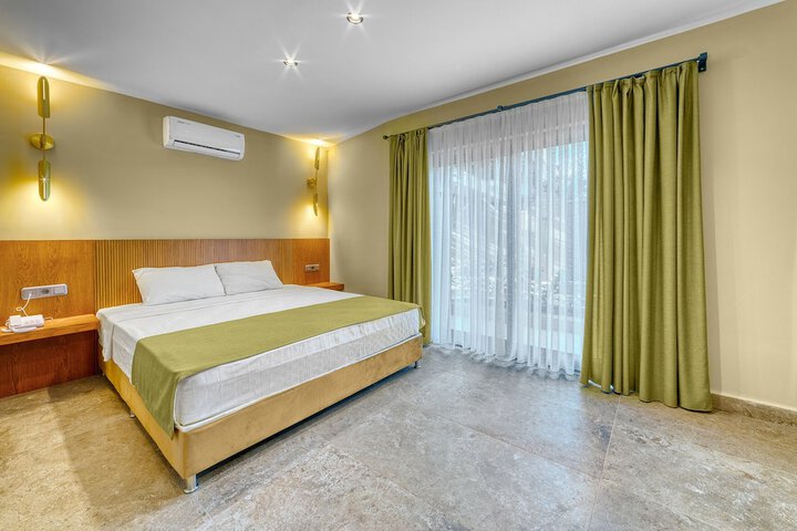 Room 4 of 27