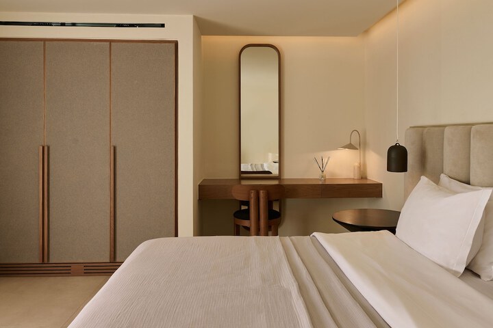 Room 141 of 230