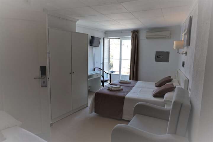 Room 12 of 39